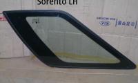 СТЕКЛО БАГАЖНОГО ОТСЕКА ЛЕВОЕ SORENTO 48x44